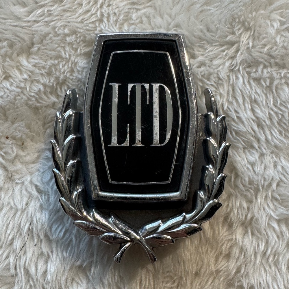 Vintage Ford 1970's LTD Laurel Wreath Badge Emblem Metal Original
